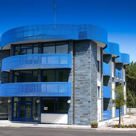 Ostello Lignano Sabbiadoro Hostel *